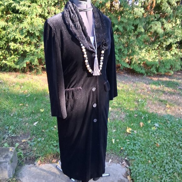Black Velvet Vintage 90's Opera Coat or Dress M/L - Picture 2 of 9
